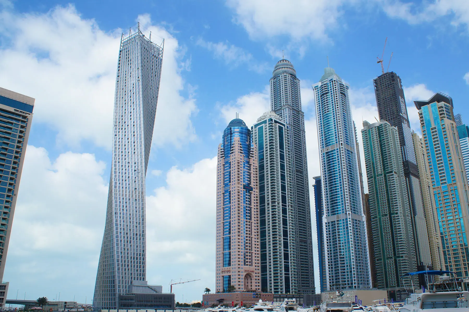 Cayan Tower - Dubai Marina