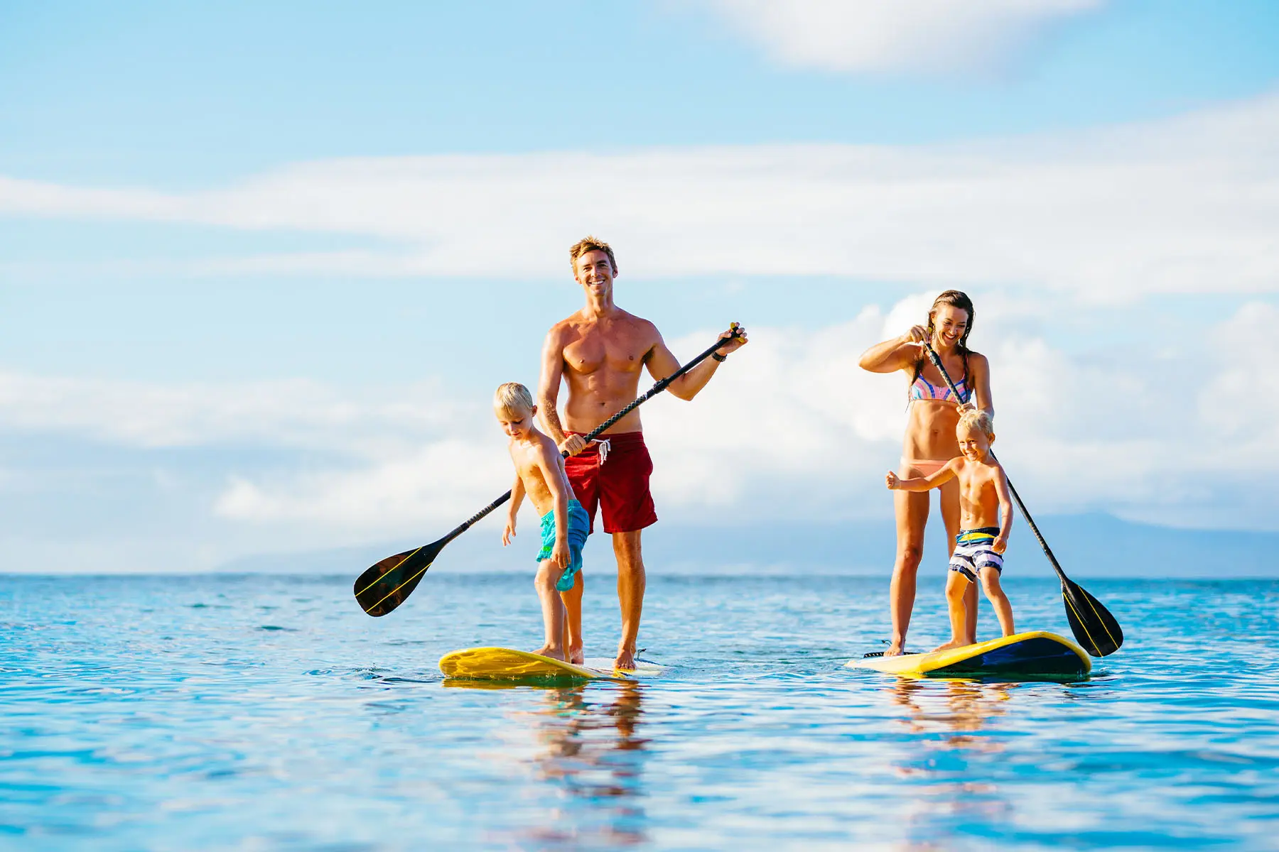 Stand up paddling in Dubai